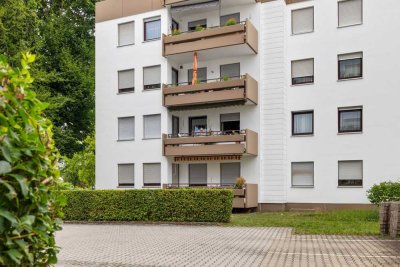 Provisionsfrei: 4-Zimmer-Hochparterre-Wohnung mit Balkon in Augsburg-Lechhausen