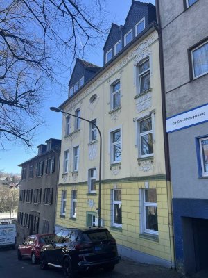 ++ GEMÜTLICHE MAISONETTEWOHNUNG MIT BALKON - EINBAUKÜCHE INKL.  ++