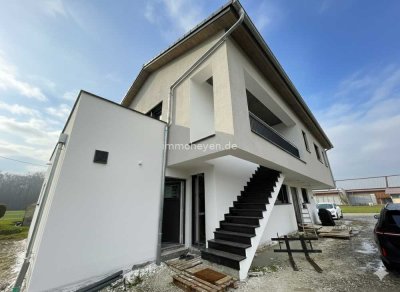 Erstbezug: Geräumige und Helle 4-Zimmer-Wohnung, mit großem Balkon und Stellplätzen