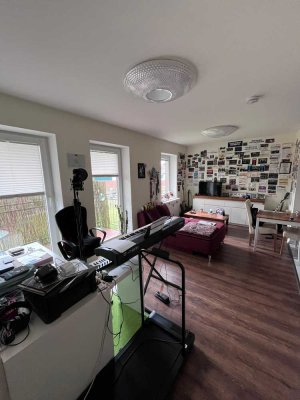 Sonnige Single-Wohnung in Hamburg-Neugraben/Fischbek mit Balkon, EBK, Keller und Stellplatz