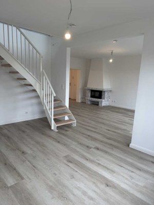 4,5 Zimmer Maisonette Wohnung ca. 132,0 qm Erstbezug n. Sanierung in 25462 Rellingen