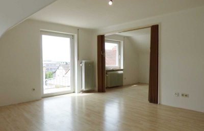 Dachgeschosswohnung mit Balkon und Stellplatz