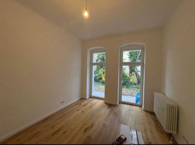 ! Provisonsfrei ! Bezugsfreie 2-Zi Erdgeschoss Wohnung in Karlshorst