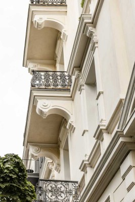 Penthouse-Loft im imposanten Stilaltbau mit modernem Designkonzept, Südbalkon und Skylineblick
