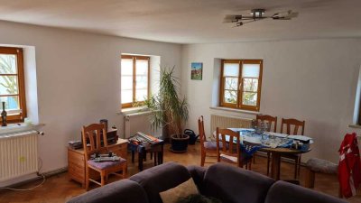 Attraktive 4,5-Zimmer-Wohnung mit Terrasse in Egenhofen