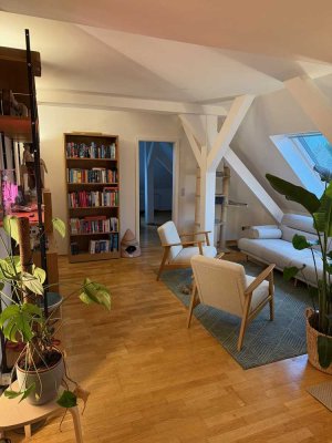 3-Zimmer-Dachgeschosswohnung mit Balkon in München-Moosach