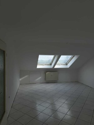 helle DG-Wohung, 2 Zi., ca. 65 qm in DO-Neuasseln