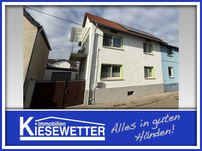 Einziehen & Wohlfühlen: Sanierte DHH mit PV-Anlage, liebevollen Details&großem Wohnkomfort (3D Tour)