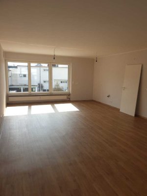 Zentrum Laupheim, 3,5 Zimmer, Neubau-Status im 1. OG