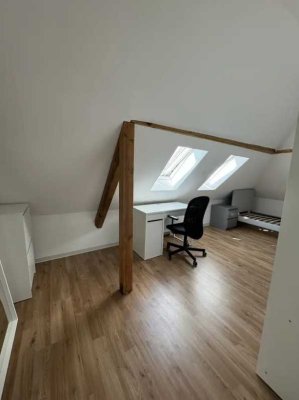 Noch 1 Zimmer frei - Möbl. Zi. in 2er WG in Daxlanden