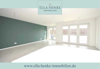 Supermoderne, hochwertig ausgestattete Neubau-Wohnung mit großem Balkon + Einbauküche - Erstbezug.