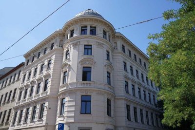 Direkt im Zentrum - Teilmöblierte 3-Raumwohnung mit Einbauküche