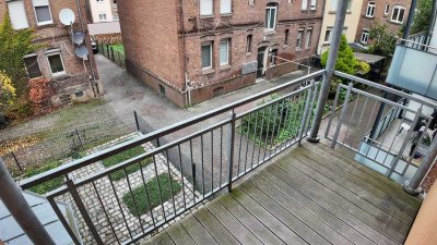 Exklusive, sanierte Schöne 2-Zimmer-Wohnung mit Balkon und Einbauküche