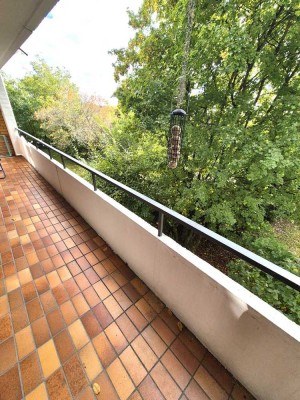 Altersgerechtes Wohnen*Gepflegte Etagenwohnung mit Balkon und Tiefgaragenstellplatz in ruhiger Lage*