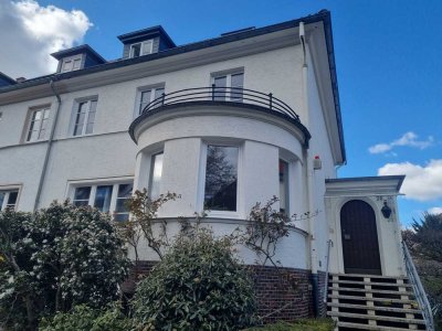 Paradies für junge Leute in der Südstadt! -WG -Villa! -  Zimmer frei!