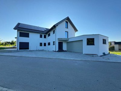 2,5 Zimmer Souterrain Neubauwohnung mit Einbauküche und Kfz-Stellplatz