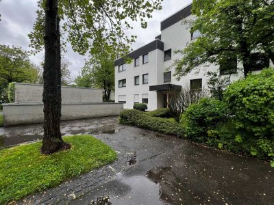 Bogenhausen / Arabellapark - Sanierte 2-Zimmer-EG-Wohnung mit West-Terrasse