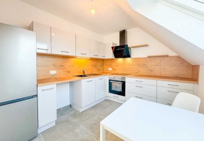 Erstbezug nach Sanierung * 2-Raum-Maisonette-Wohnung mit Balkon * neue Möblierung * SP * EBK *TOP *