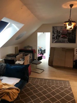 WWS - Single-Wohnung im Dachgeschoss mit EBK sucht Nachmieter