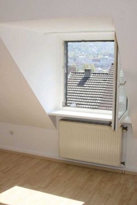 Gemütliche DG-Wohnung, mit optimaler Lage in Wuppertal-Barmen