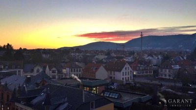 Helle 2 Zimmer-Wohnung mit Panoramablick auf die Haardt