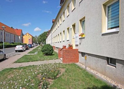 Schöne 2-Raum-Wohnung mit großer Küche und großem Bad