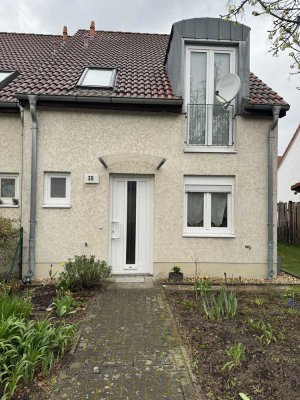 Ruhiges Reihenendhaus mit großem Garten