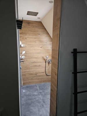 Exklusive, neuwertige 2-Raum-Wohnung mit gehobener Innenausstattung mit Balkon und EBK in Friedberg
