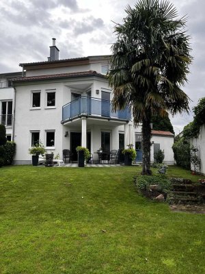 Wunderschönes Architektenhaus mit großem Garten