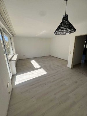 � Zuhause ankommen - ruhige 2-Zimmer-Wohnung mit Balkon im gepflegten Mehrfamilienhaus