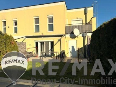 "Modernes Eckreihenhaus mit Garage und Pool!"