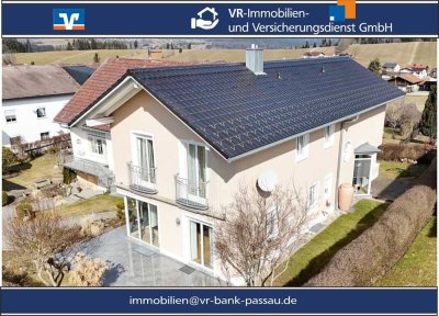 Charmantes Wohlfühlhaus gepaart 
mit viel Charme und Wohnästhetik 
Nähe 94078 Freyung