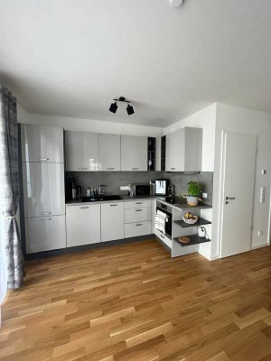 Neuwertig & Modern * 2 Zimmer * Einbauküche * Parkett * TG-Stellplatz