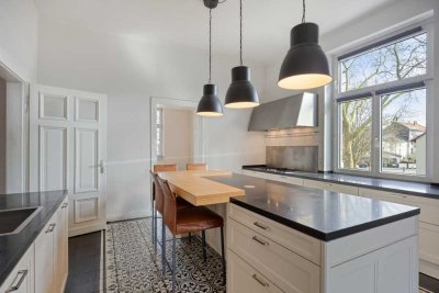 Großzügige Eigentumswohnung in modernisiertem Altbau zum sofortigen Bezug