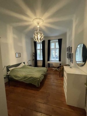 Paul-Lincke-Ufer ! The best address in Kreuzberg - cosy three rooms flat