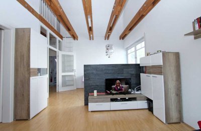 Helle 2-Zimmer-Dachgeschosswohnung mit Wohlfühlfaktor