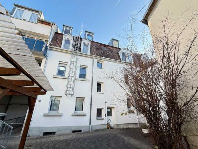 2-Zimmer Dachgeschosswohnung zentrumsnah in Zirndorf