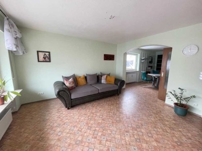 Mehrfamilienhaus mit 3 Wohneinheiten - Top Lage in Stein, Massivbaugaragen, Garten und Balkon