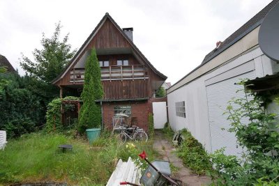 Tornesch - Haus sucht fleißige Hände - gr. Grundstück, ruhige Lage