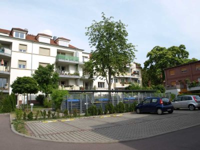 Helle ebenerdige kompakte 2-Raum-Wohnung m. offener Küche su. ruhige Mieter/in