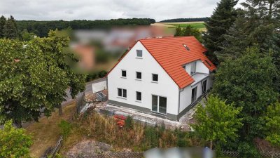 Hünfeld-Oberrombach: MEHR RAUM, MEHR LUXUS: ENERGIEEFFIZIENTE DACHGESCHOSSWOHNUNG MIT AUSBAUPOTENZIA