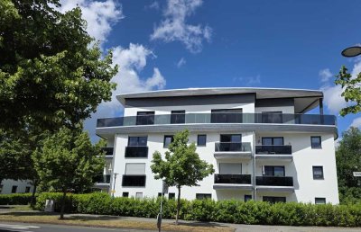 Hochwertige EG-Wohnung mit 2 Terrassen, Garage & direktem Zugang – ab 01.09.2025 frei