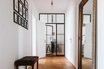 Exklusive, möblierte 3-Zimmer-Designwohnung mit großzügigem Balkon & luxuriöser Ausstattung