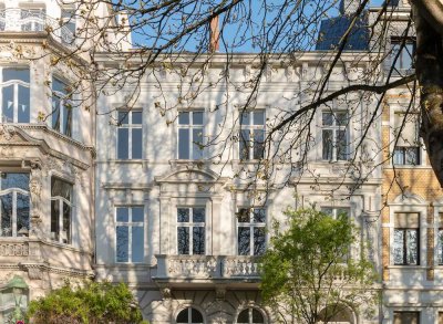 Lichtdurchflutete Dachgeschosswohnung in stilvollem Gründerzeithaus an der Poppelsdorfer Allee