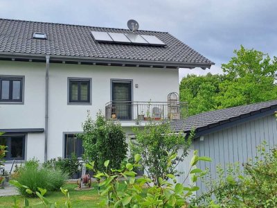 Willkommen in Wielenbach: moderne 2-Zimmer-Wohnung mit freiem Blick