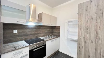 3 Zimmer & Balkon, Einbauküche + TV geschenkt