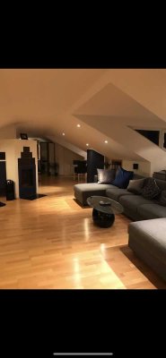 Schöne, Große 2 Zimmer Wohnung mit Kamin und traumhaftem Bergblick