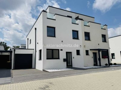 M'GLADBACH - HARDTERBROICH
NEUWERTIGE DOPPELHAUSHÄLFTE INKL. GARAGE & GARTEN!
