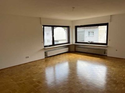 Freundliche und modernisierte 3-Zimmer-Wohnung mit EBK in Runkel Ennerich
