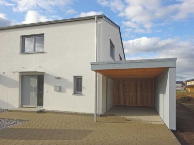 Topmoderne DHH mit neuesten Energiestandards, 5 Zimmern, Bestlage in Pocking